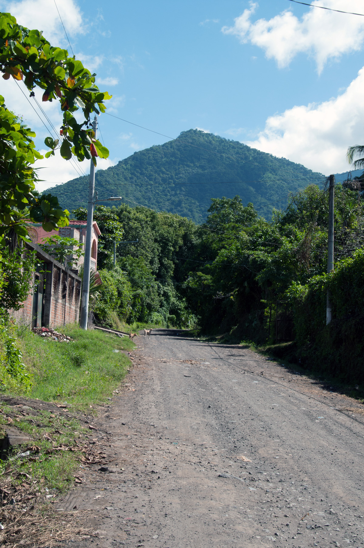 Unpaved roads of the Salvadorian town of Las Delicias.