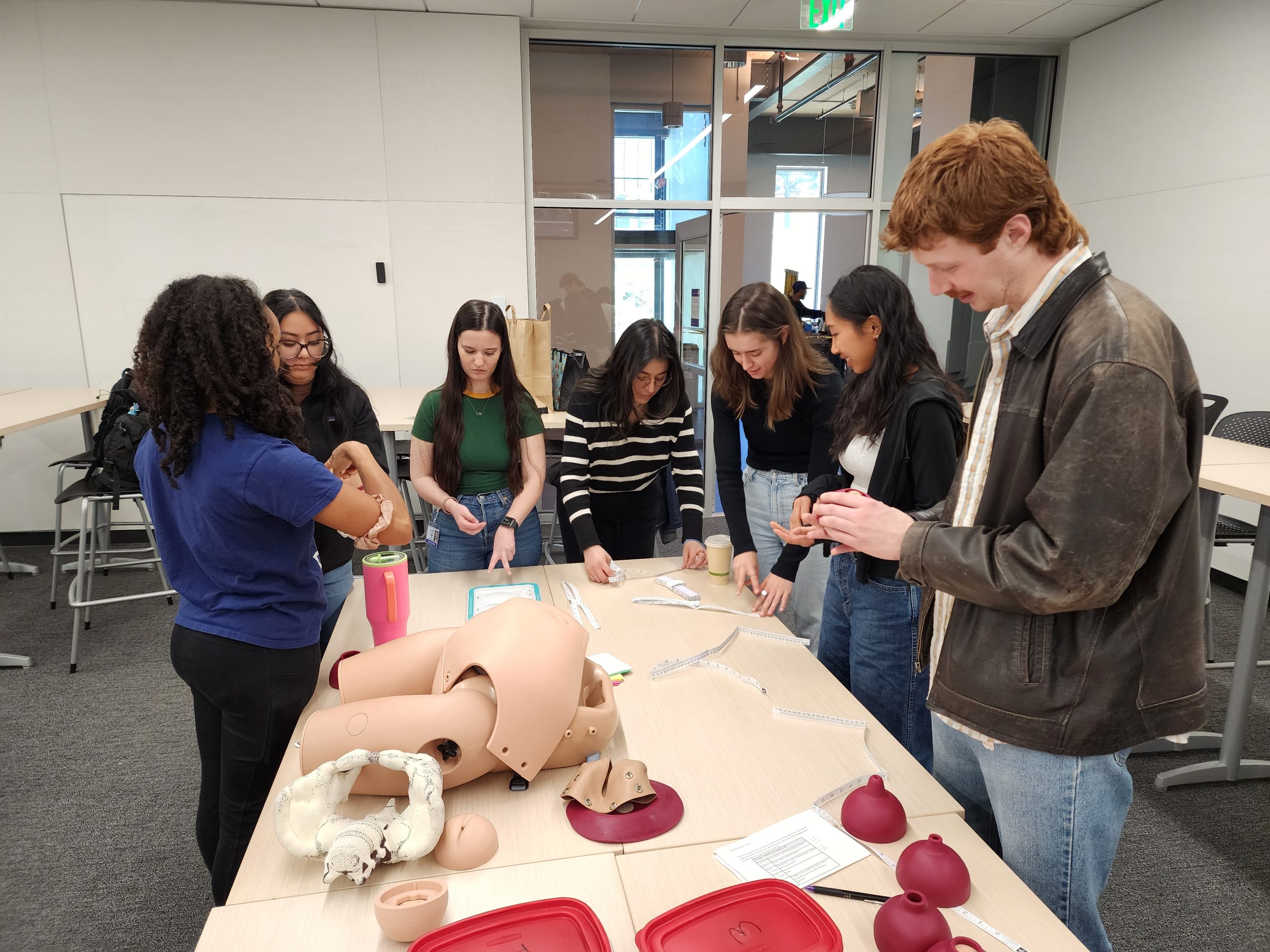 UWSOM students in FMIG-coordinated Procedural Skills in Primary Care non-clinical elective course, 2025